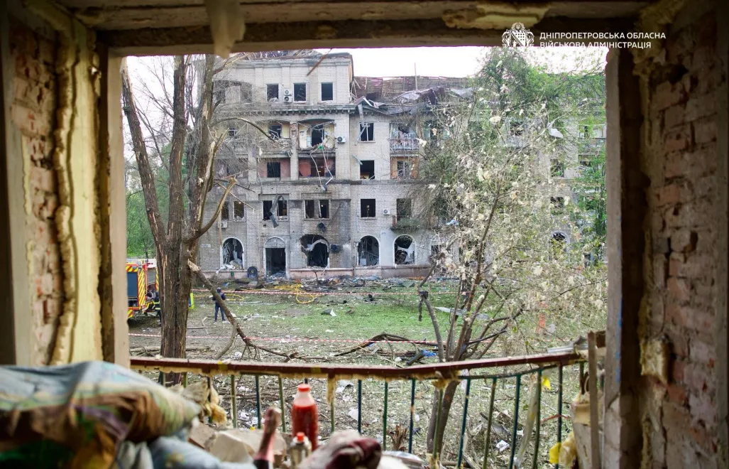 Наслідки російського удару по Дніпрі. Фото: Дніпровська обласна військова адміністрація