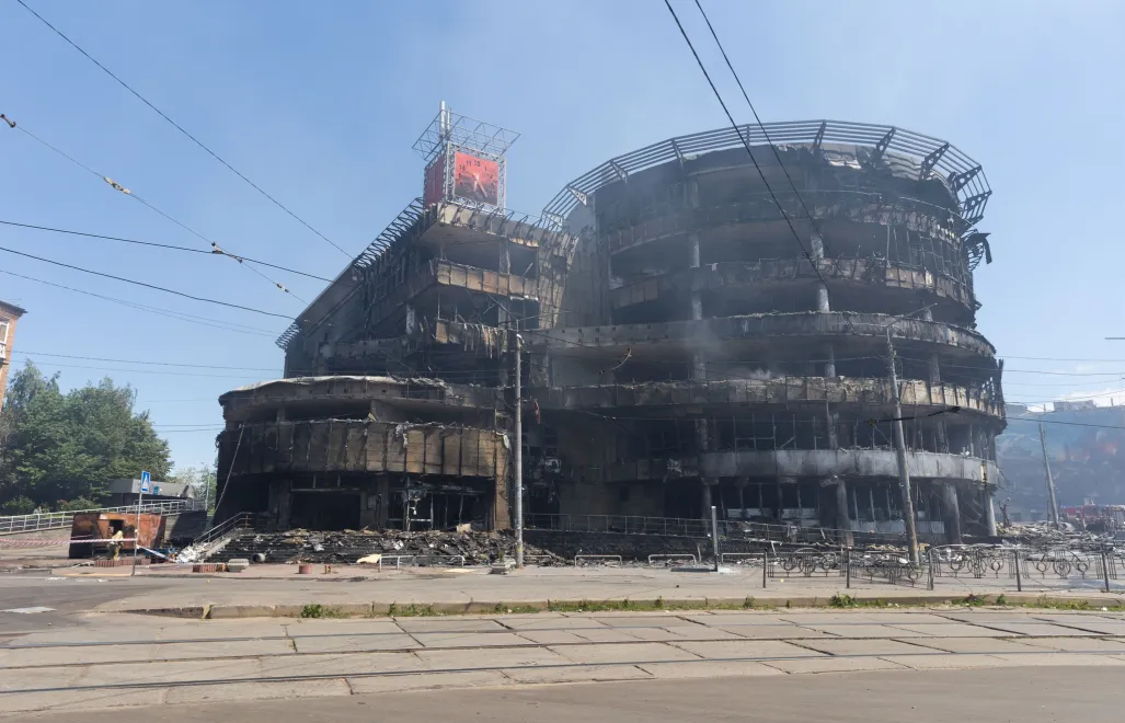 Знищений ТЦ "Квадрат" на Лук'янівці в Києві. Фотоілюстрація. Fot. Facebook/Володимир Зеленський 