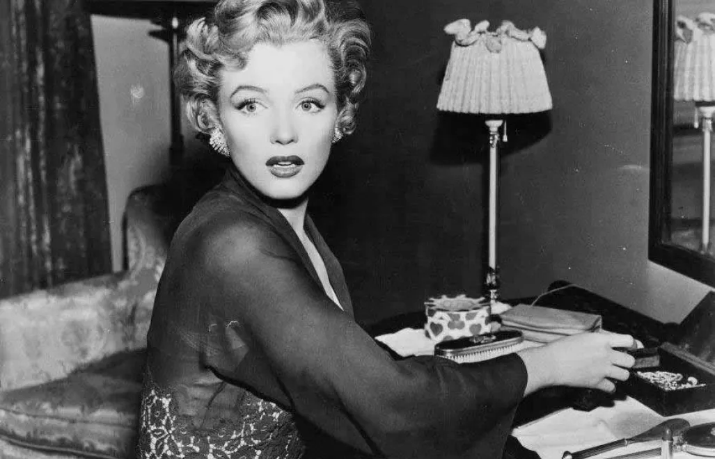 Marilyn Monroe, kadr z filmu "Proszę nie pukać". Fot. Wikipedia Commons