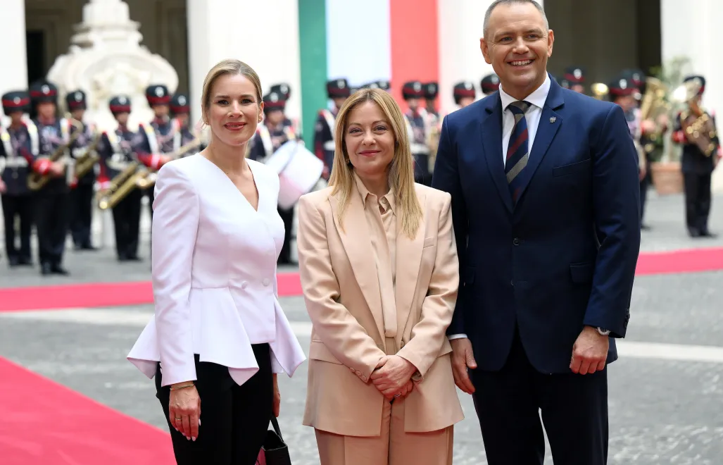 Marta Nawrocka, Giorgia Meloni, Karol Nawrocki Fot. PAP/EPA/ETTORE FERRARI