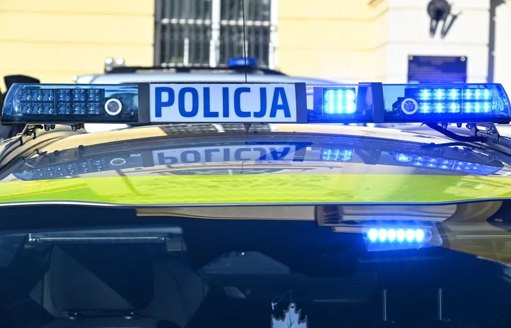 Radiowóz przed Komendą Stołeczną Policji w Warszawie	Fot. PAP/Radek Pietruszka