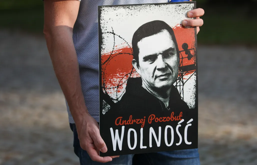 Andrzej Poczobut, dziennikarz i działacz mniejszości polskiej na Białorusi, który przebywał w więzieniu od 2021 roku. Fot. PAP/	Artur Reszko