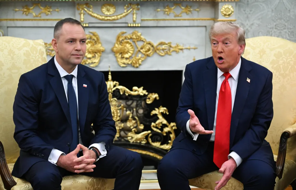 Президент Польши Кароль Навроцкий и Дональд Трамп в Овальном кабинете Белого дома. Fot. PAP/Radek Pietruszka