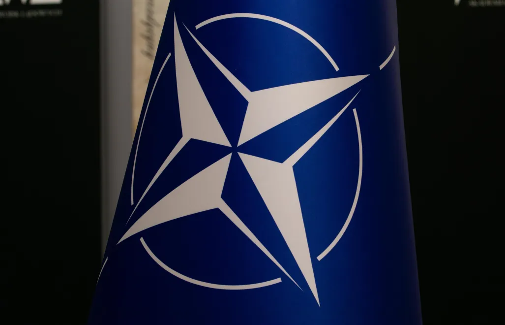 Flaga NATO Fot. PAP/Krzysztof Ćwik