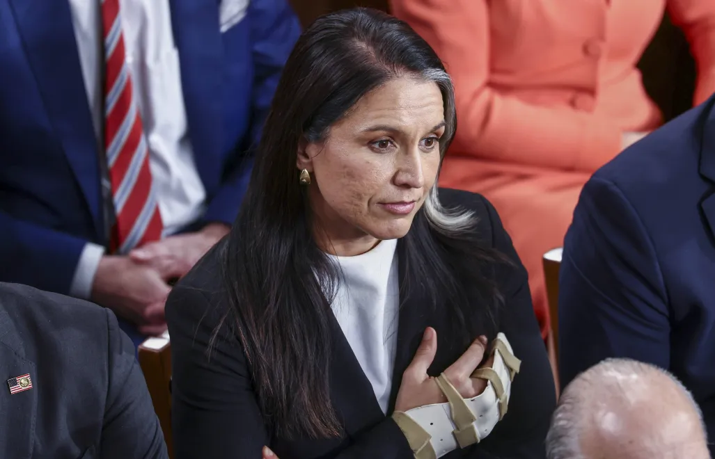 Tulsi Gabbard. Fot. PAP/EPA/	JIM LO SCALZO