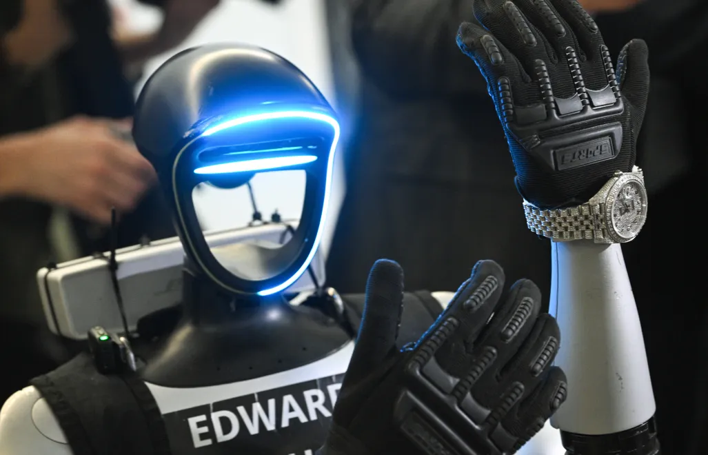 Robot humanoidalny Edward Warchocki w Sejmie. Fot. PAP/Radek Pietruszka