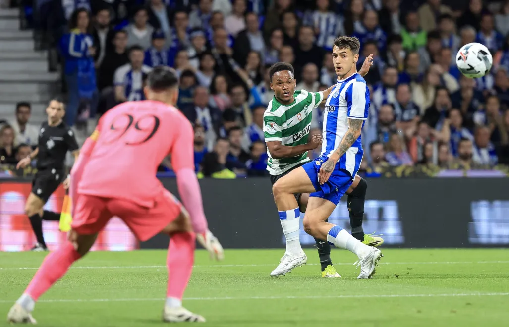 Jakub Kiwior wykupiony przez FC Porto. Fot. PAP/EPA/JOSE COELHO