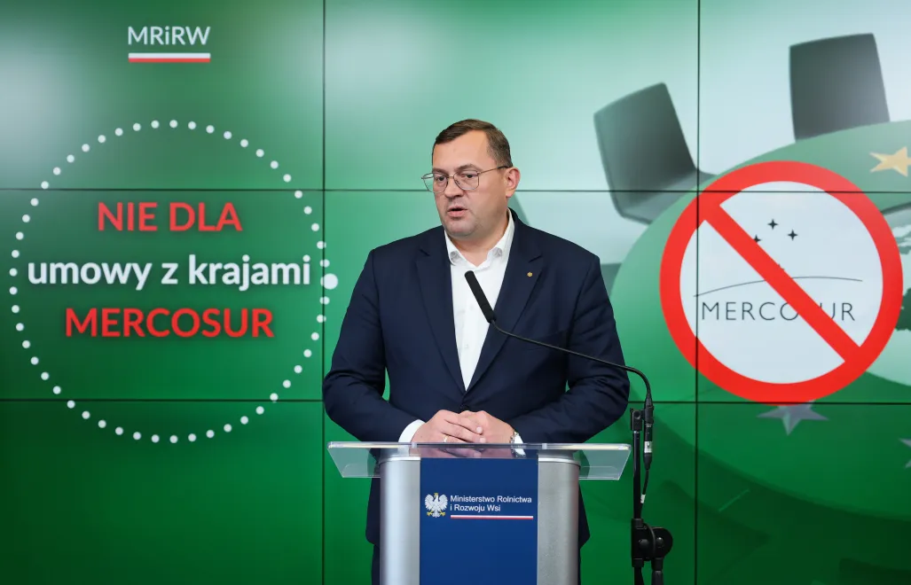 Министр сельского хозяйства Польши Стефан Краевский на брифинге, касающемся подачи иска против соглашения ЕС с МЕРКОСУР. 24.04.2026 г. Варшава.Fot. PAP/Paweł Supernak