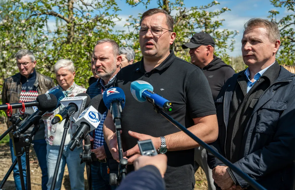 Minister rolnictwa zapowiada pomoc dla sadowników. Fot. PAP/	Wojtek Jargiło