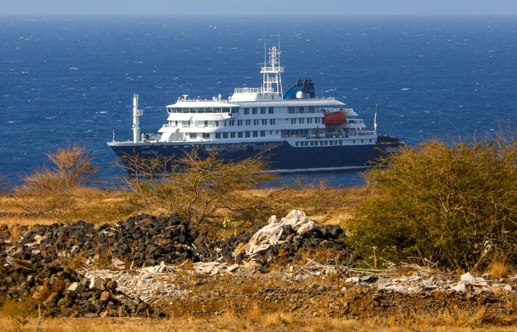 MV Hondius. Fot. PAP/ EPA/ELTON MONTEIRO