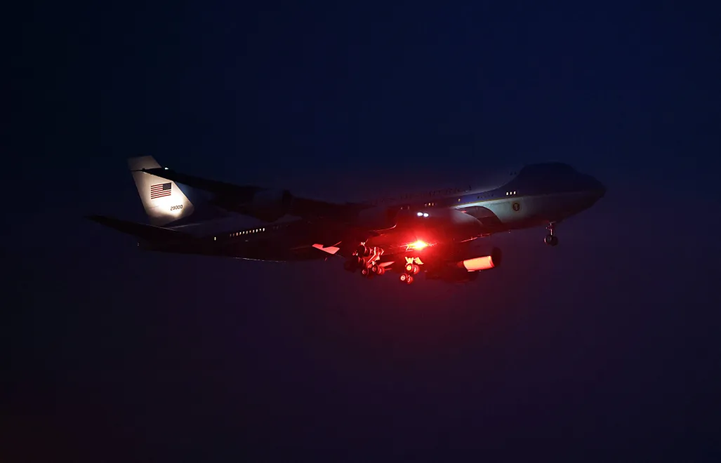 Samolot Air Force One na pokładzie z prezydentem USA Donaldem Trumpem. Fot. PAP/EPA/ANDRES MARTINEZ CASARES