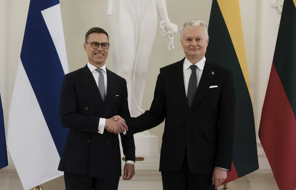 Президенти Фінляндії та Литви - Александр Стубб і Гітанас Науседа. Fot. PAP/EPA/VALDA KALNINA