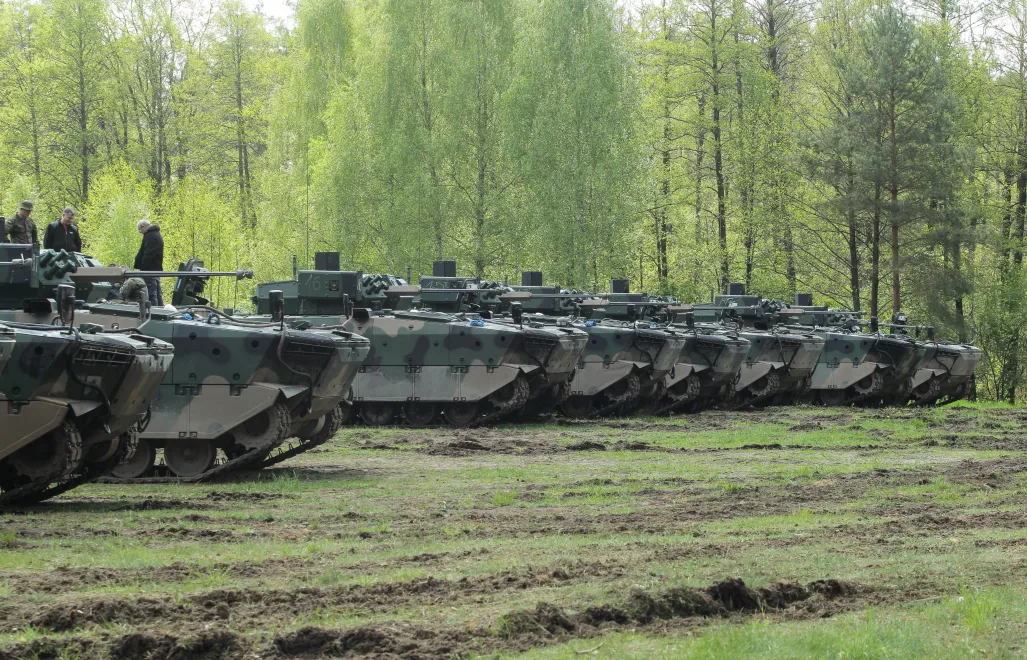 Бойові машини піхоти Borsuk на полігоні. Фотоілюстрація. Fot. PAP/Tomasz Waszczuk