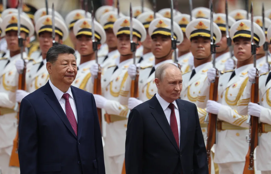 Przywódca Chin Xi Jinping i przywódca Rosji Władimir Putin. Fot. PAP/EPA/Maxim Shemetov / POOL 