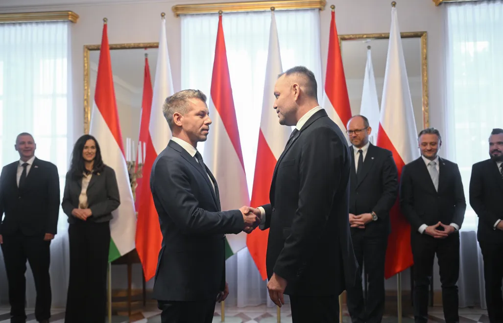 Prezydent RP Karol Nawrocki i premier Węgier Peter Magyar. Fot. PAP/Marcin Obara