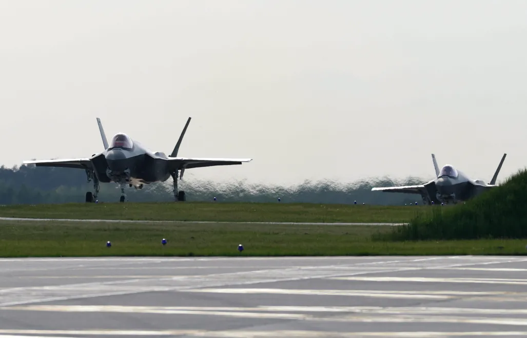 Приліт перших трьох літаків F-35. Fot. PAP/Marian Zubrzycki