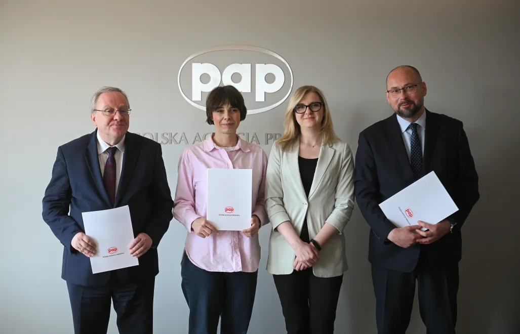 PAP i Fundacja Polskiej Agencji Prasowej oraz Uniwersytet Wrocławski podpisały porozumienie o współpracy. Fot. PAP/Marcin Obara