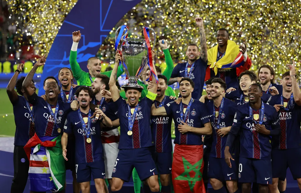 Piłkarze PSG Fot. PAP/EPA/ANNA SZILAGYI