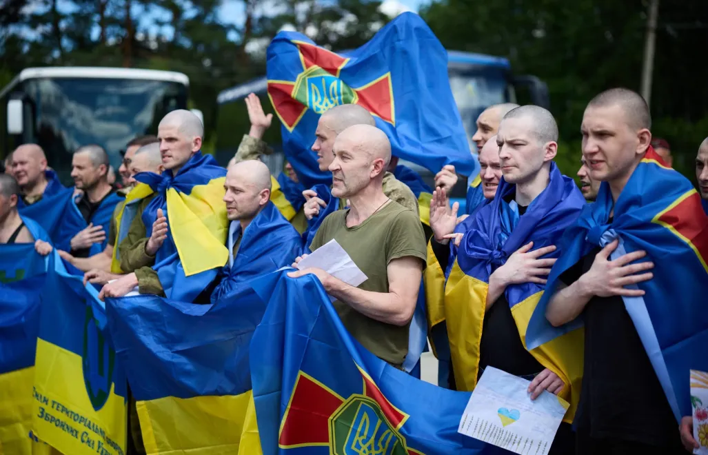 Военнослужащие, вернувшиеся из российского плена. Fot. Facebook/Володимир Зеленський