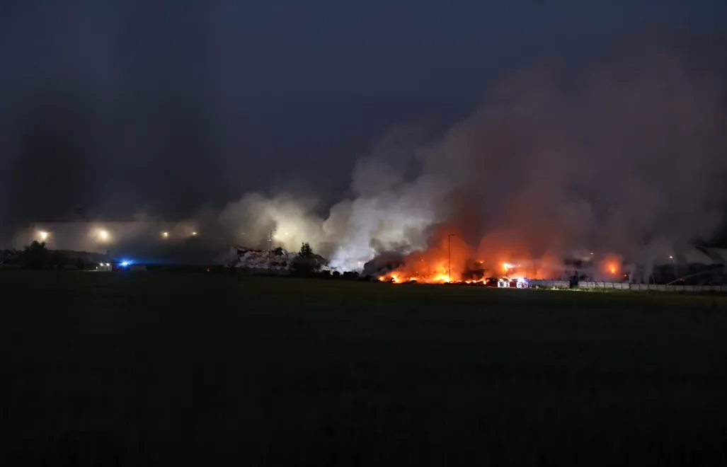 Strażacy nie mają informacji o poszkodowanych. Fot. PAP/Jarek Praszkiewicz