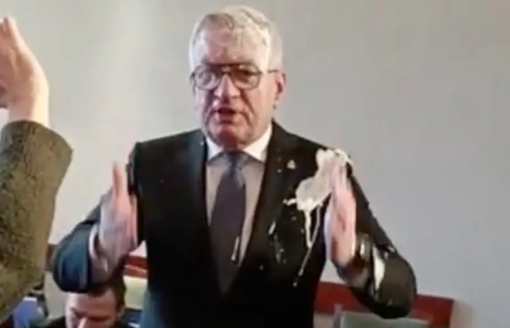 Prezydent Poznania Jacek Jaśkowiak podczas sesji rady miasta w Poznaniu, fot. x/@juraczarnecki, screenshot