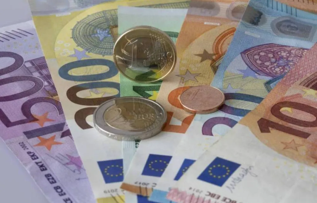 Euro. Fot. PAP/DPA/Robert Schmiegelt/Geisler-Fotopr