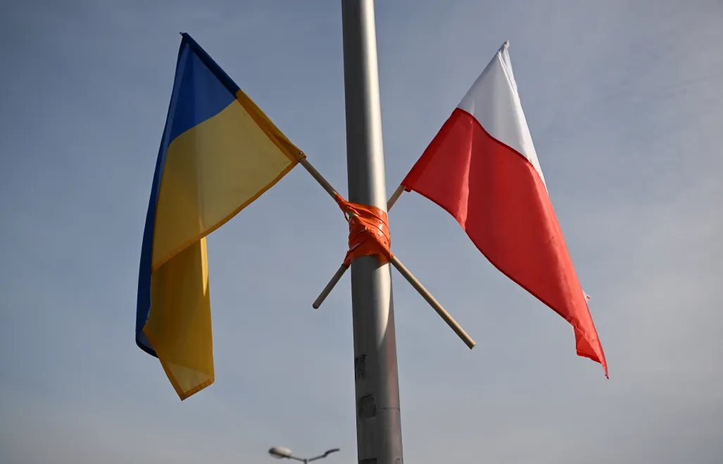 Прапори України та Польщі. Fot. PAP/Darek Delmanowicz