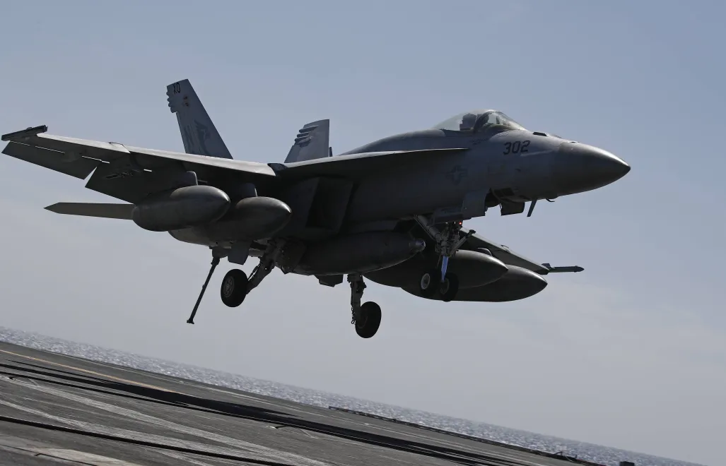 Samolot myśliwski F/A-18 Super Hornet, zdjęcie ilustracyjne. Fot. PAP/EPA/JEON HEON-KYUN/POOL / POOL