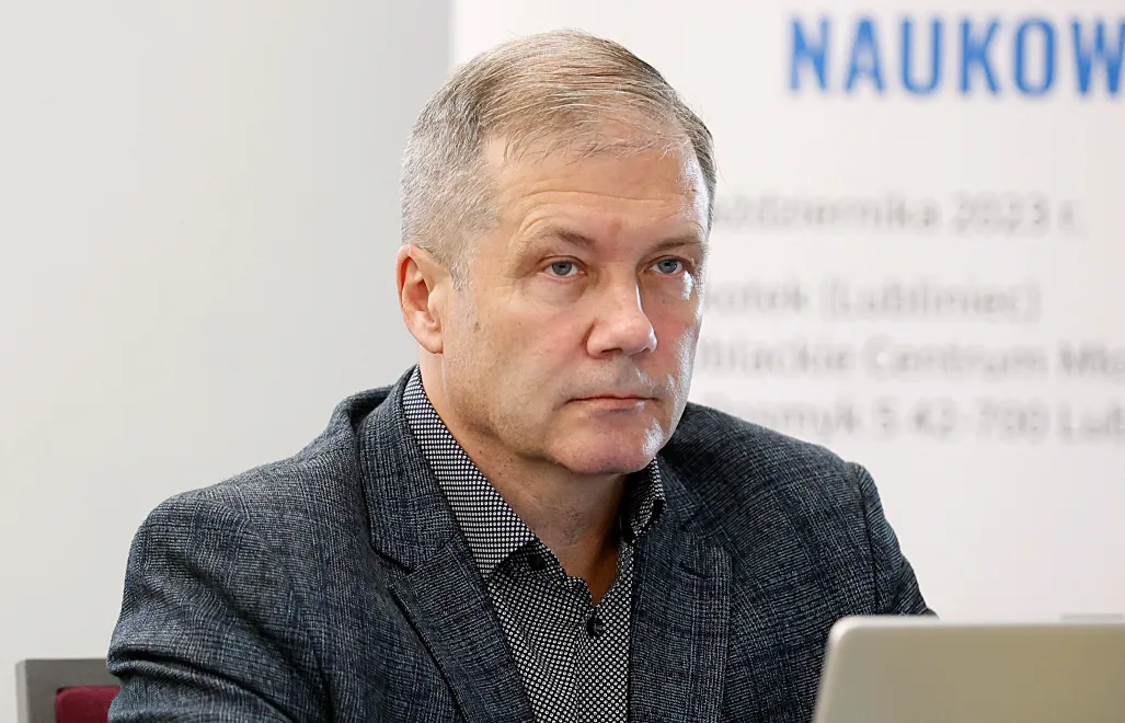 Prof. Ołeksandr Zajcew podczas międzynarodowej konferencji naukowej "Pojednanie polsko-ukraińskie: doświadczenia i perspektywy" w Oblackim Centrum Młodzieżowym w Kokotku. Fot. PAP/W. Deska