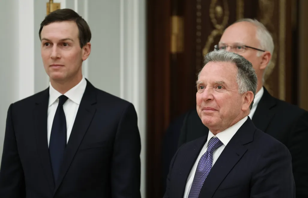 Jared Kushner (L) i Steve Witkoff (P) 