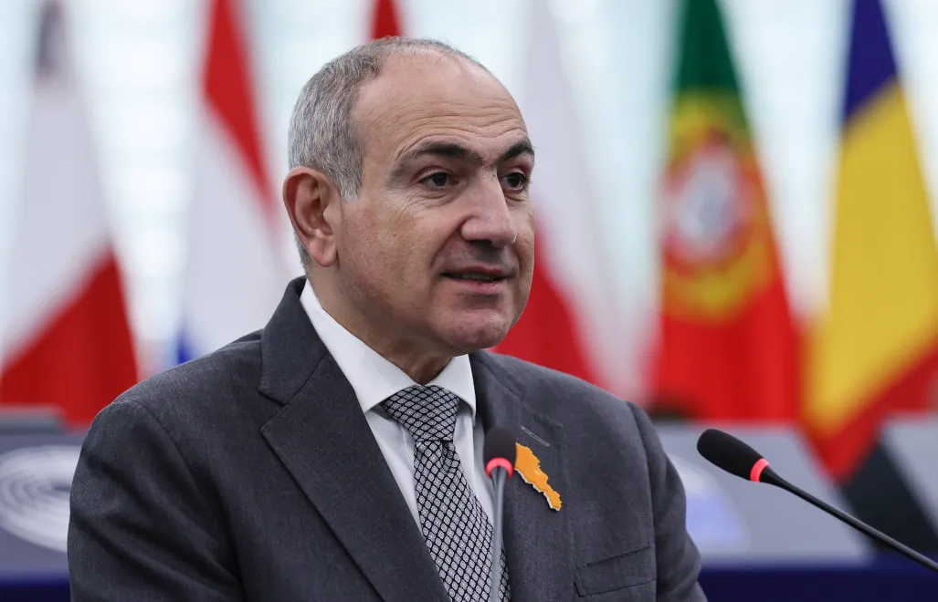Premier Armenii Nikola Paszynian. Fot. PAP/EPA/RONALD WITTEK