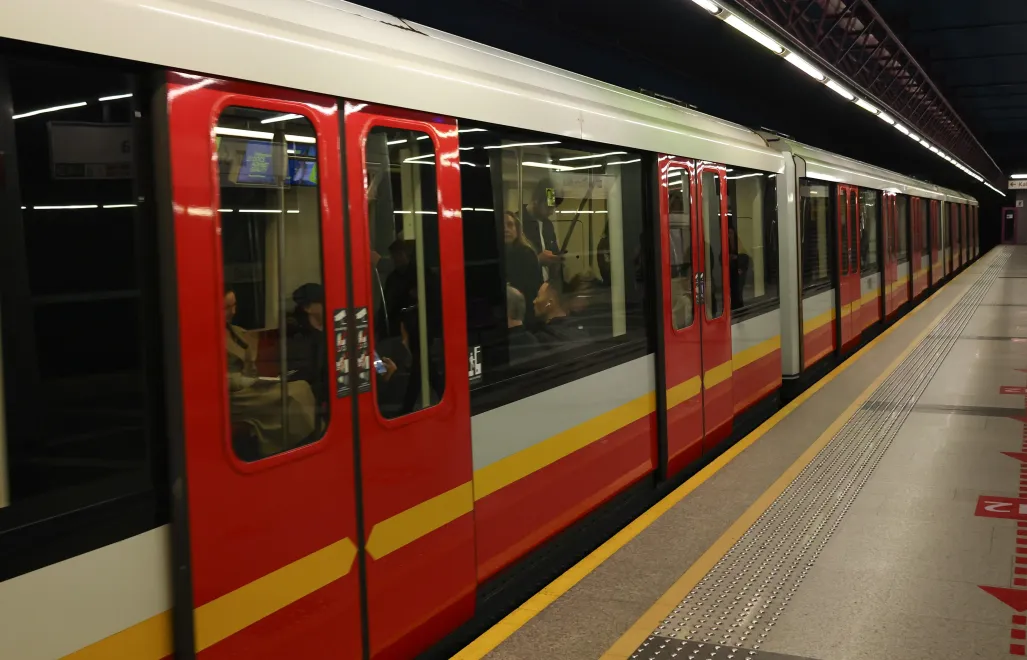 Metro w Warszawie. Fot. PAP/Albert Zawada