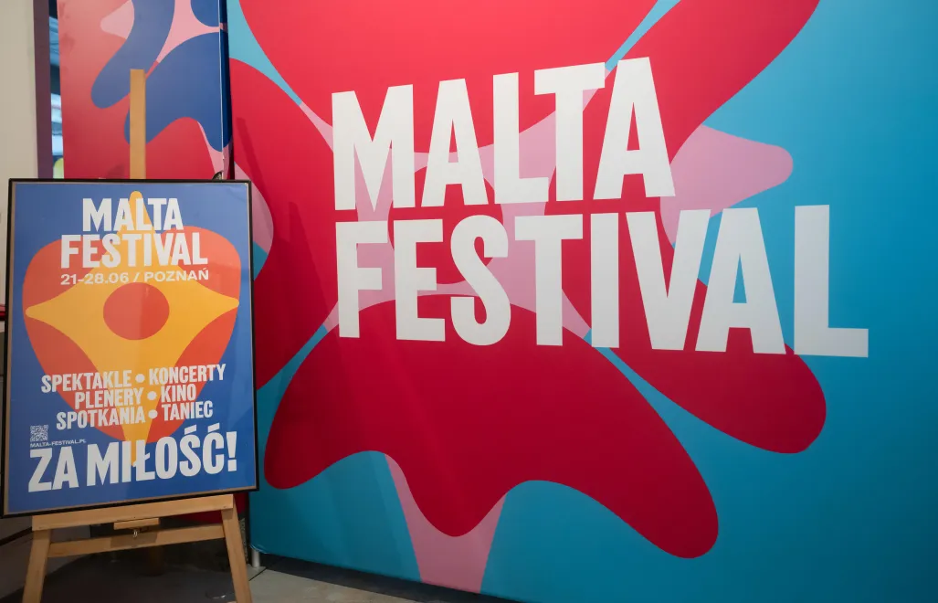  Logo festiwalu podczas konferencji prasowej zapowiadającej 36 edycję Malta Festival w Poznaniu Fot. PAP/Jakub Kaczmarczyk 