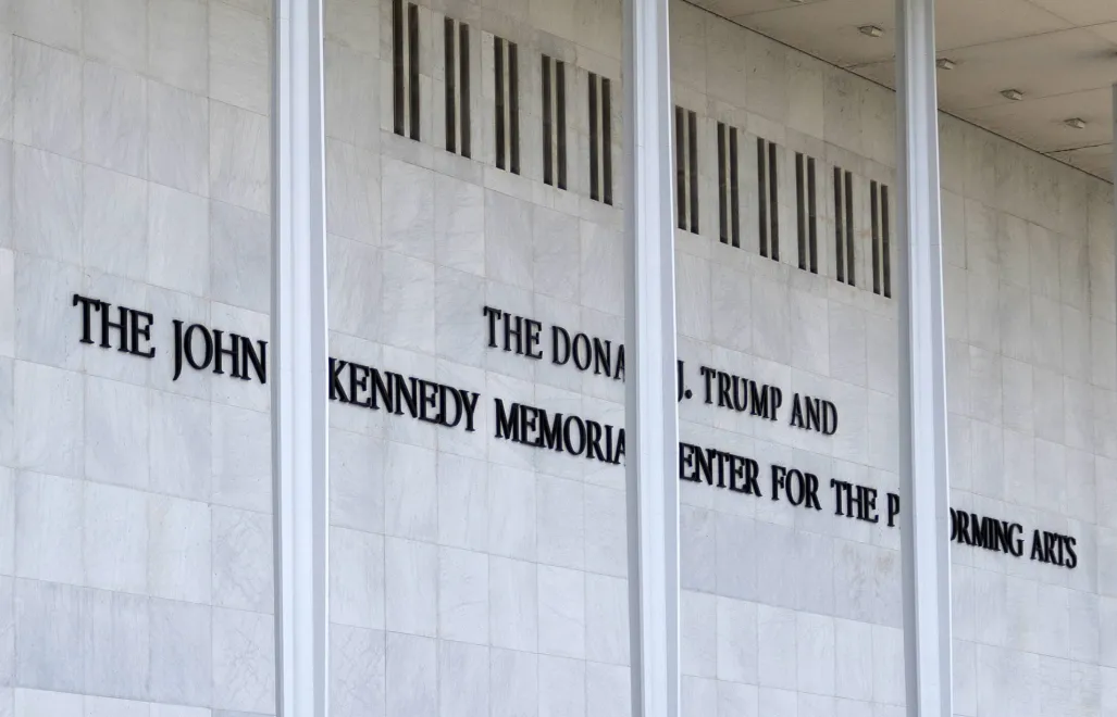 Fasada budynku Kennedy Center. Fot. EPA/WILL OLIVER