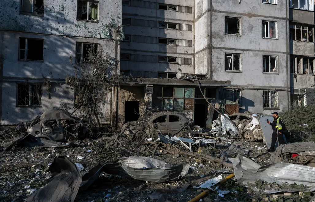Наслідки російського обстрілу Києва. Fot. PAP/Vladyslav Musiienko
