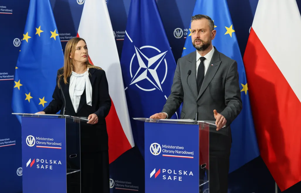 Wicepremier, minister obrony Narodowej Władysław Kosiniak-Kamysz oraz pełnomocnik Rządu do spraw Instrumentu na rzecz Zwiększenia Bezpieczeństwa Europy Magdalena Sobkowiak-Czarnecka. Fot. PAP/Albert Zawada