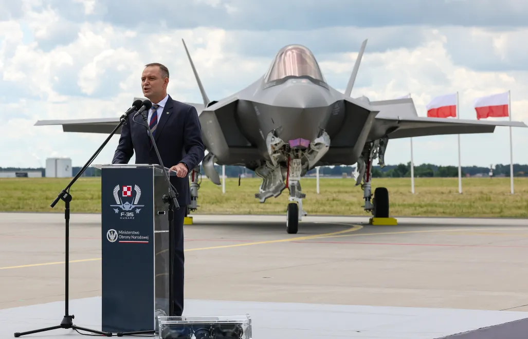 Церемония официального принятия самолетов F-35 в состав ВВС Польши. Выступление президента Кароля Навроцкого. Fot. PAP/	Marian Zubrzycki