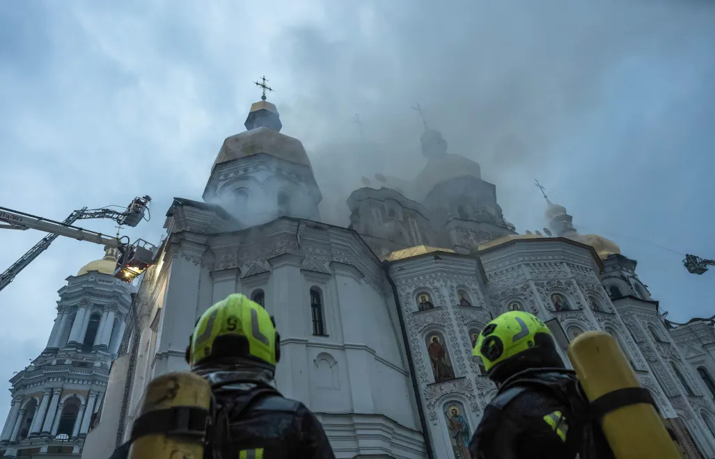 Atak na Ławrę Peczerska w Kijowie. Fot. PAP/Vladyslav Musiienko