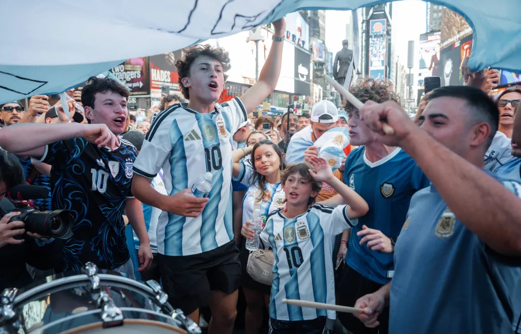 Kibice reprezentacji Argentyny, fot. PAP/EPA/Olga Fedorova