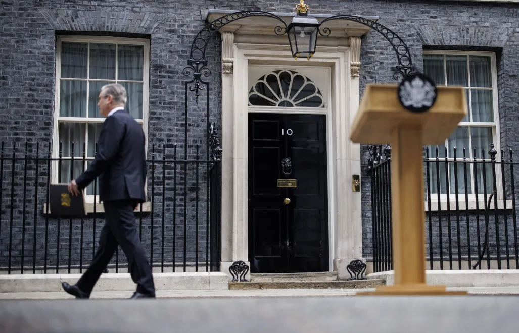 Premier Keir Starmer na Downing Street 10. Fot. PAP/EPA/TOLGA AKMEN