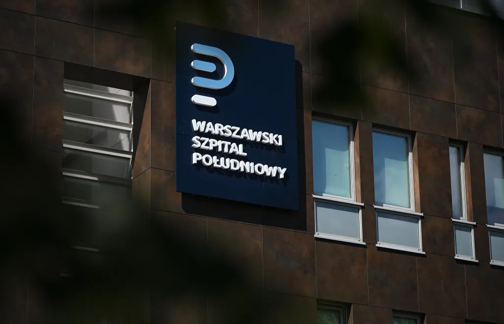 Siedziba Szpitala Południowego w Warszawie. Fot. PAP/Marcin Obara