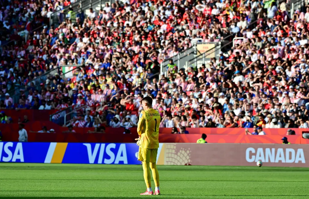 Chorwacki bramkarz Dominik Livakovic na stadionie w Toronto. Fot. EPA/EDUARDO LIMA