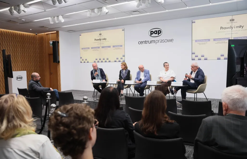 Marek Błoński, Jacek Wakar,  Hanna Wróblewska, Artur Barciś, Barbara Sadurska, Piotr Kosiewski. Fot. PAP/Leszek Szymański