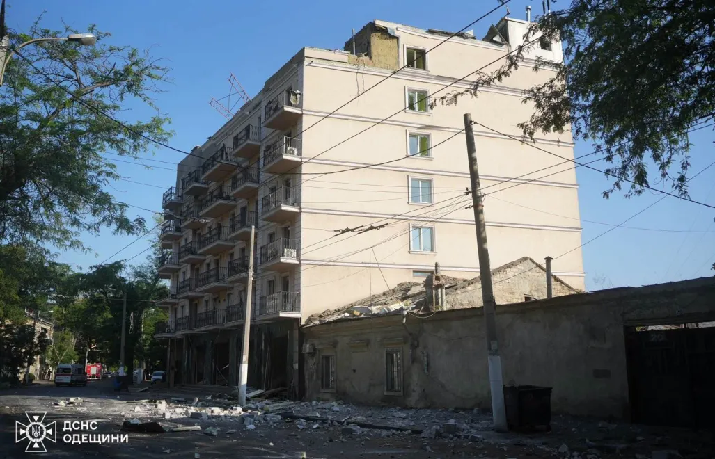 Наслідки російського обстрілу Одеси. Фото: ДСНС України, ДСНС Одещини