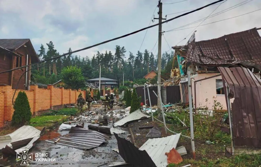 Фото с места баллистического удара. Fot. Facebook/ГСЧС Украины