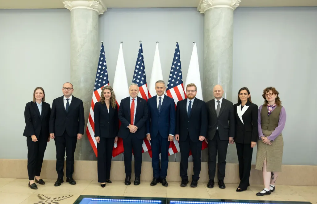 W spotkaniu wzięli udział m.in. minister cyfryzacji Krzysztof Gawkowski, wiceszef resortu Dariusz Standerski oraz ambasador USA w Polsce Tom Rose. Fot. X/MI