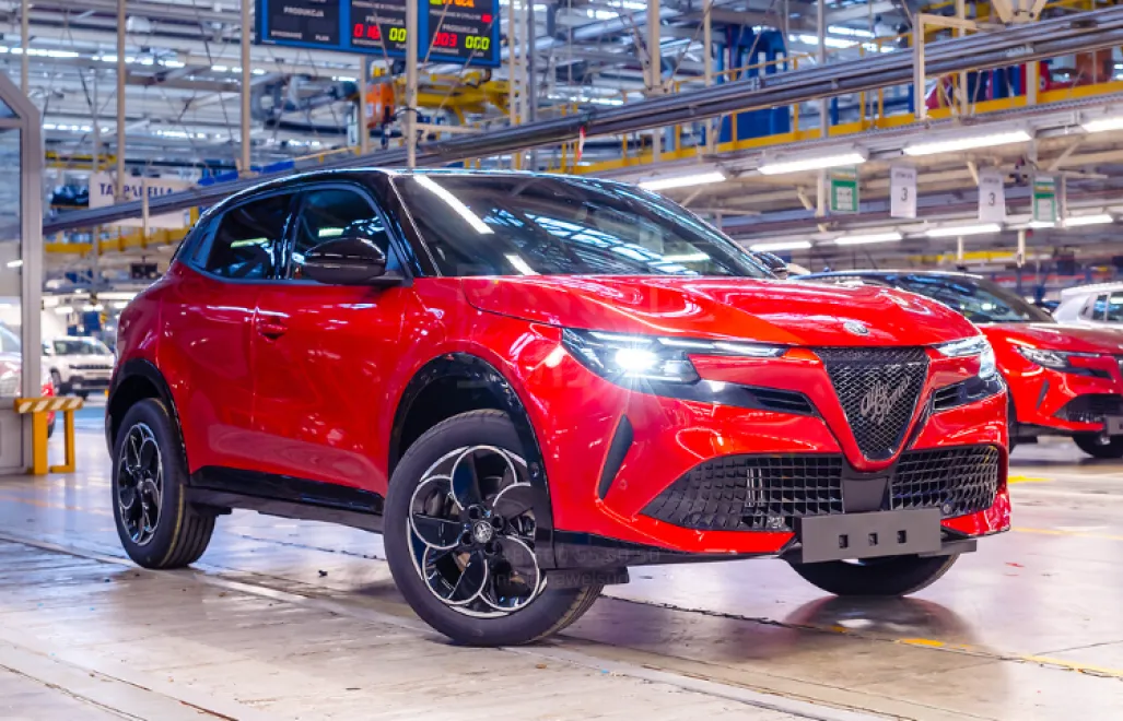 Alfa Romeo Junior Ibrida Q4 z Zakładu Stellantis w Tychach. fot. mat. pras.
