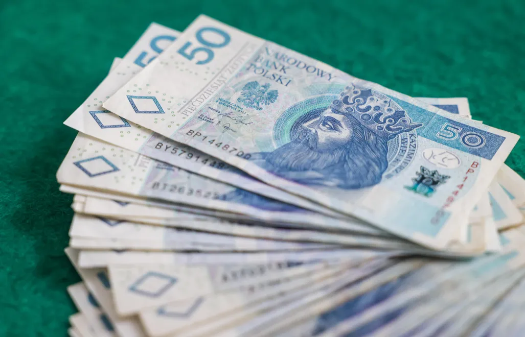 Banknoty (zdj. ilustracyjne) Fot. PAP/Szymon Pulcyn