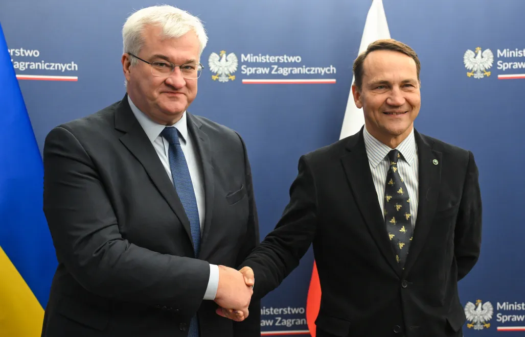 Andrij Sybiha i Radosław Sikorski Fot. PAP/	Radek Pietruszka