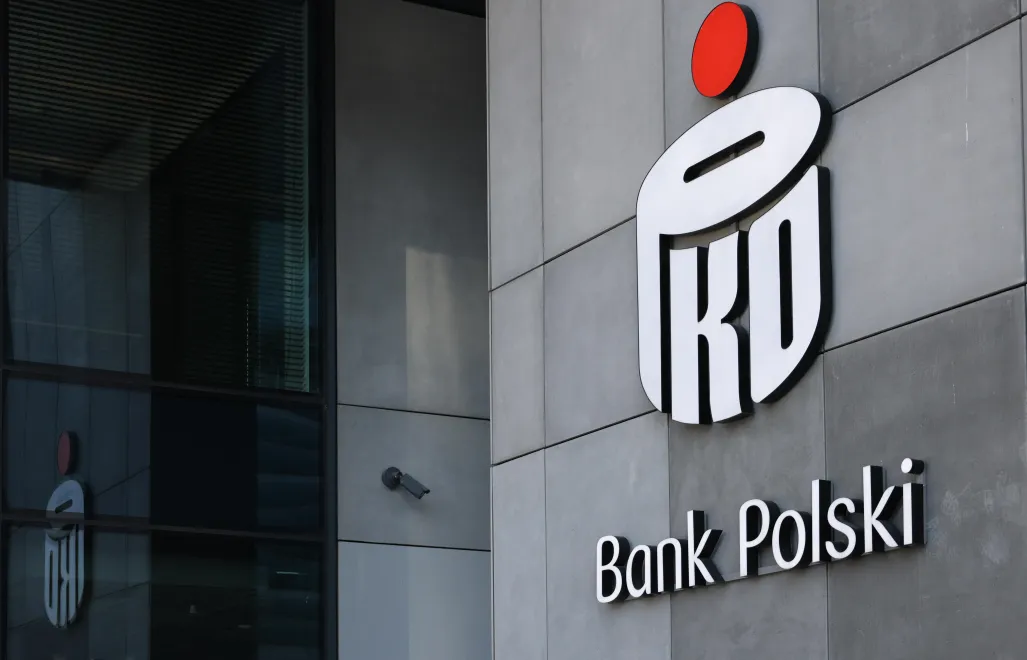 Ekonomiści PKO BP zwrócili uwagę, że za spadek inflacji odpowiadają głównie ceny paliw oraz żywności. Fot. PAP/	Albert Zawada